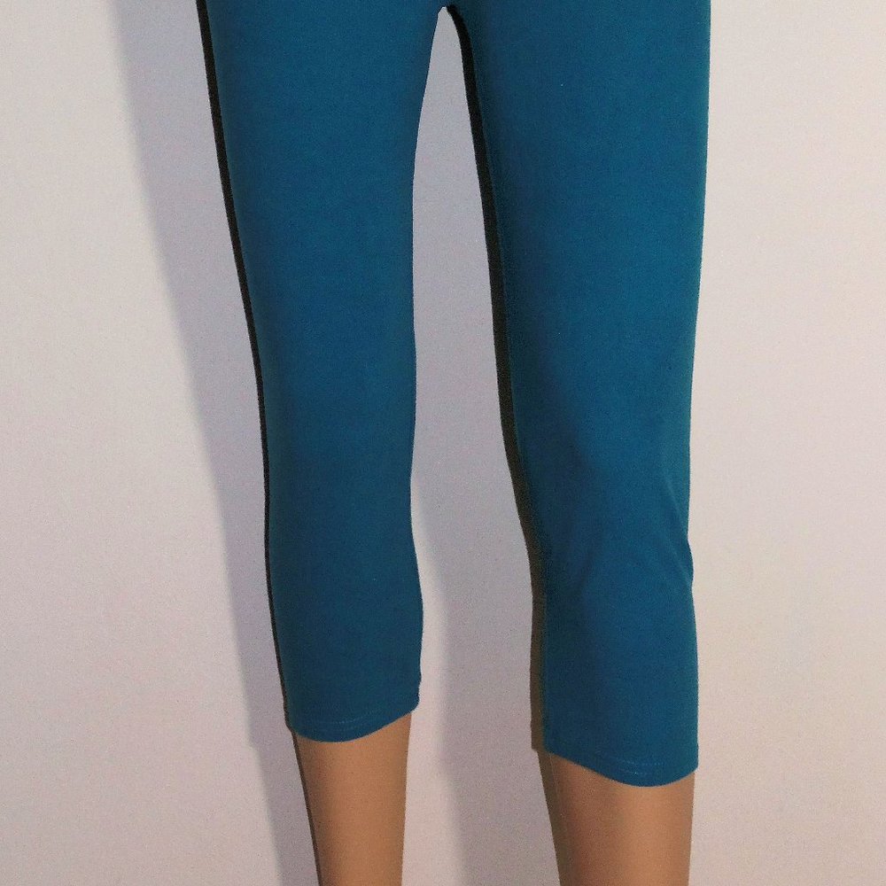 NEW MIX Brushed Fiber Capri Leggings - TEAL